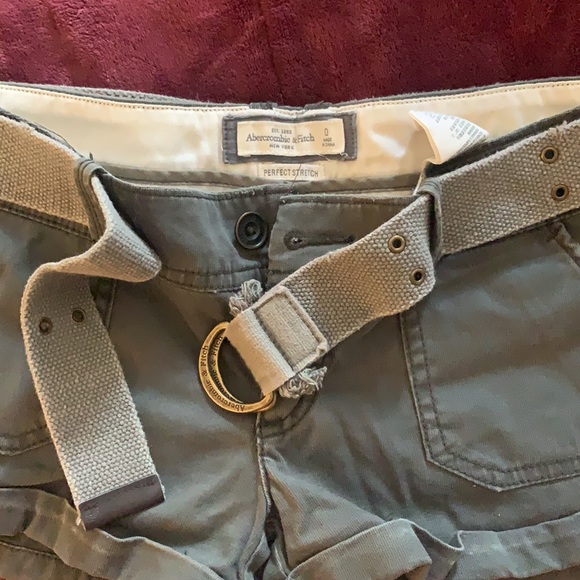 Army Green Abercrombie & Fitch shorts with belt - Picture 4 of 4